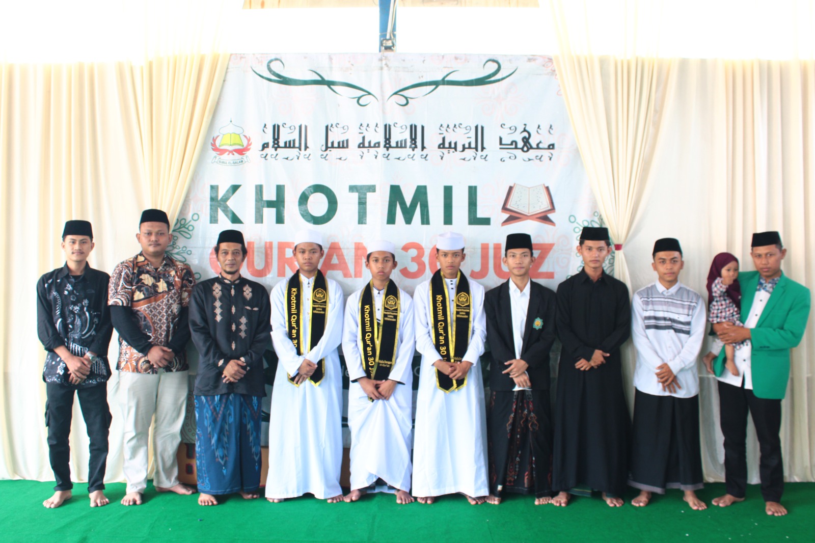 Photo Bersama Para Khotmil